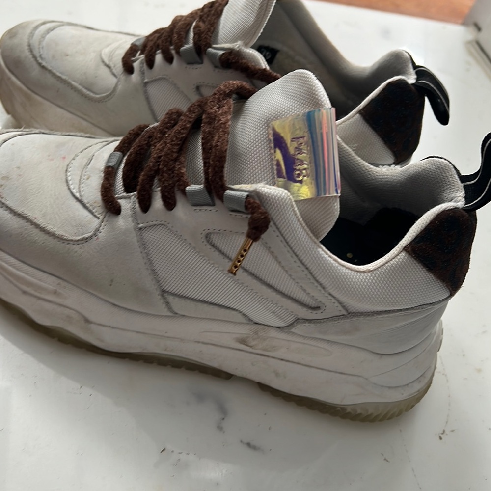 P448 shoes